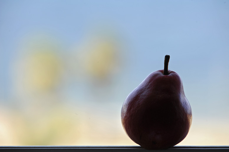 György Gáti: Pear with Seaview - 2012, Civitavecchia